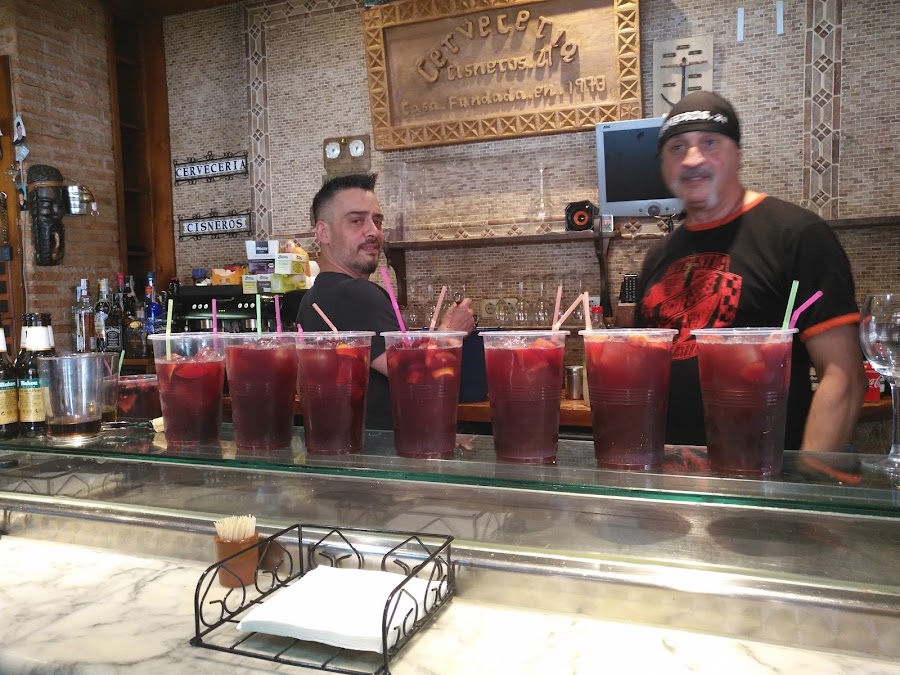 Bar Cisneros